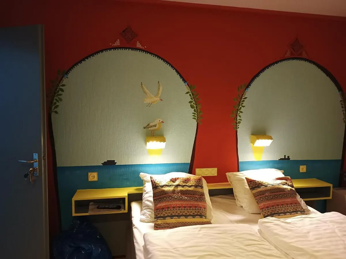 Hotel Gaudi Valkenburg aan de Geul 3*,  Netherlands